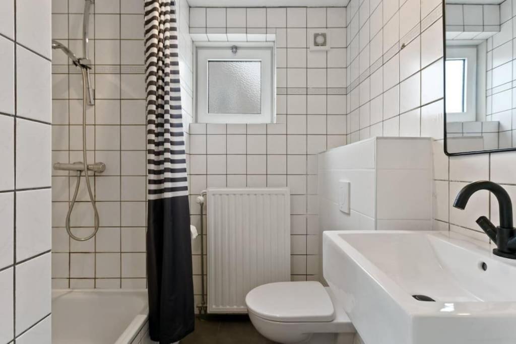 Huebsches Ferienhaus In Ouddorp - Fusslaeufig Zum Strand Und Zentrum Exterior foto